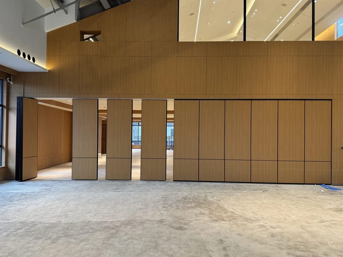 Movable partition